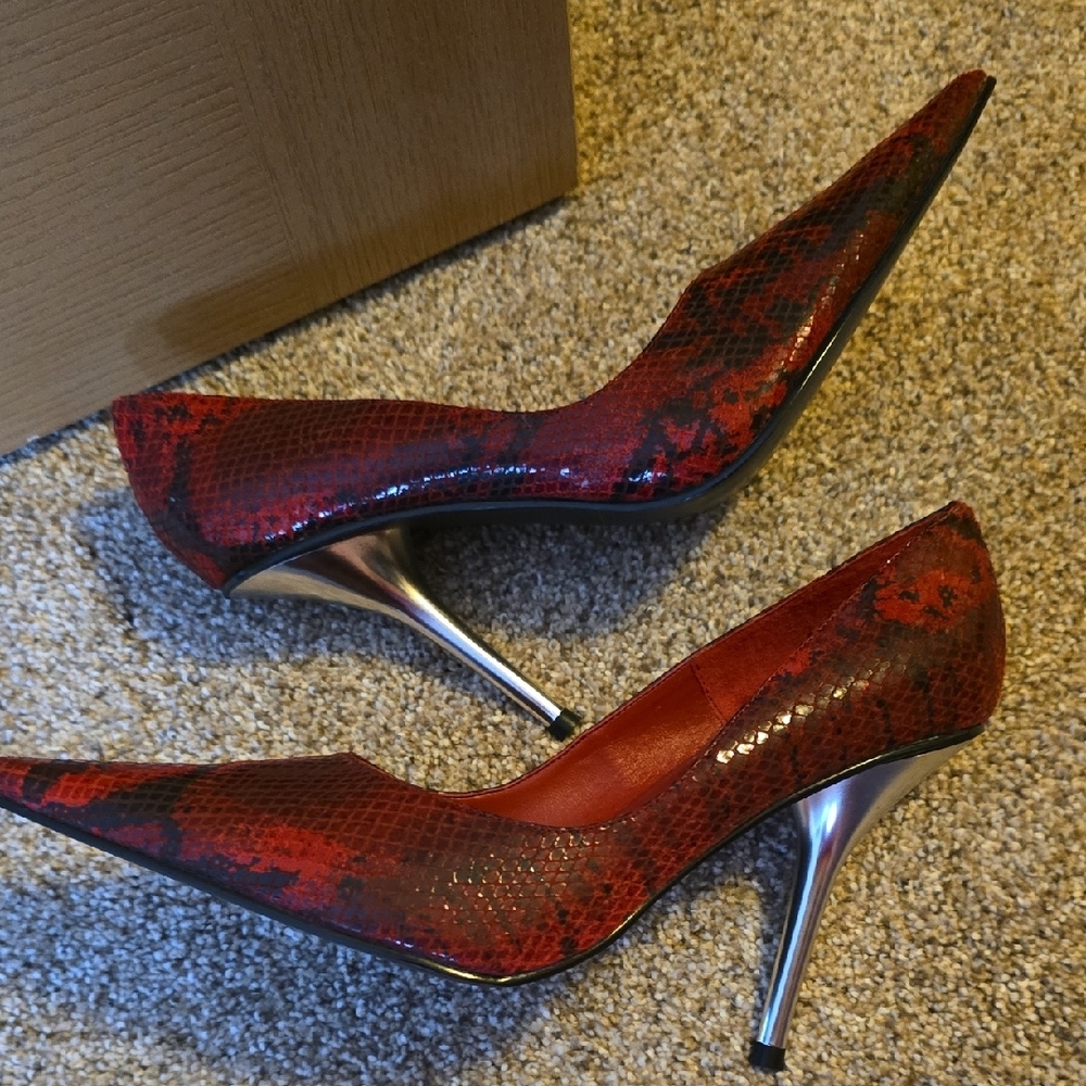 Red Women's Shoes - Picture 4 of 8
